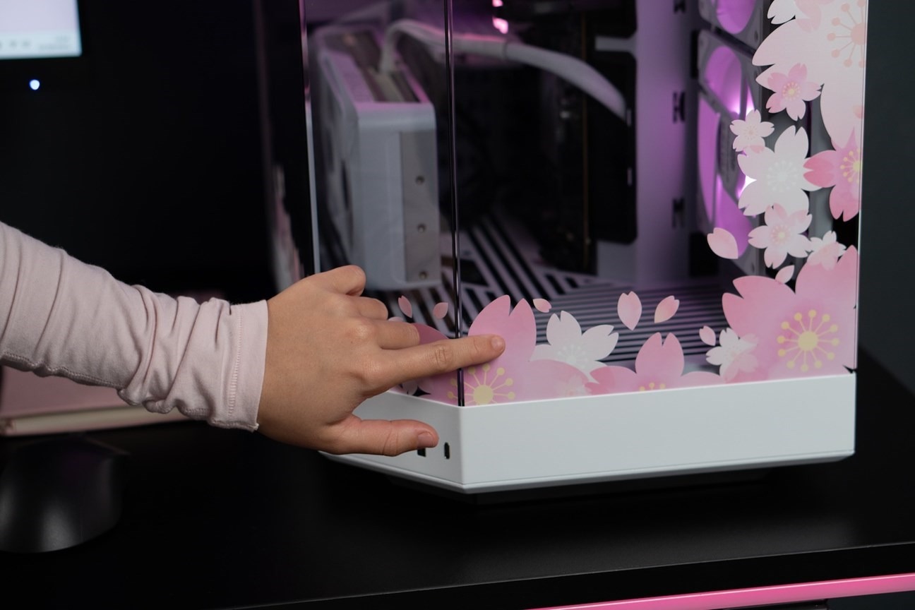 The Lab: Sakura Edition Tower Case - Chillblast